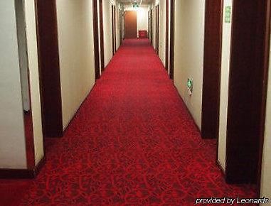 Super 8 Beijing Guang Ming Qiao Hotell Exteriör bild